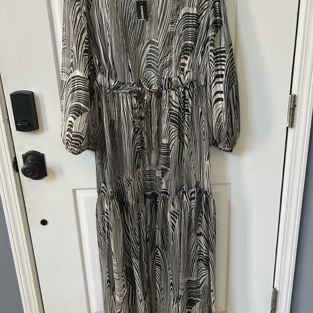 Express Monochrome Long Sleeve cover up